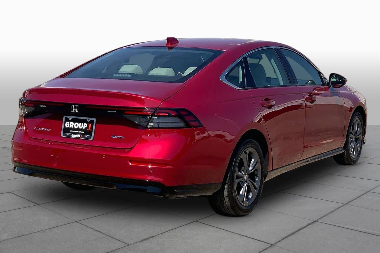 Used 2026 Radiant Red Metallic Honda EX-L image 13