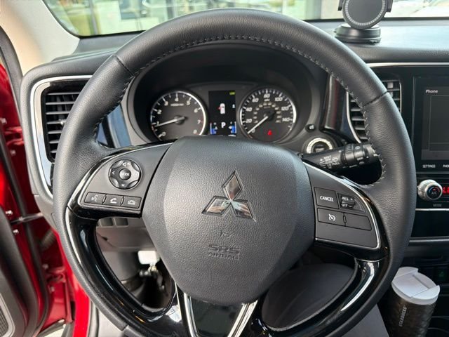 Used 2020 Red Diamond Mitsubishi SE image 20