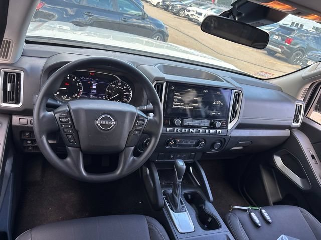 Certified Used 2025 Glacier White Nissan Crew Cab SV image 13
