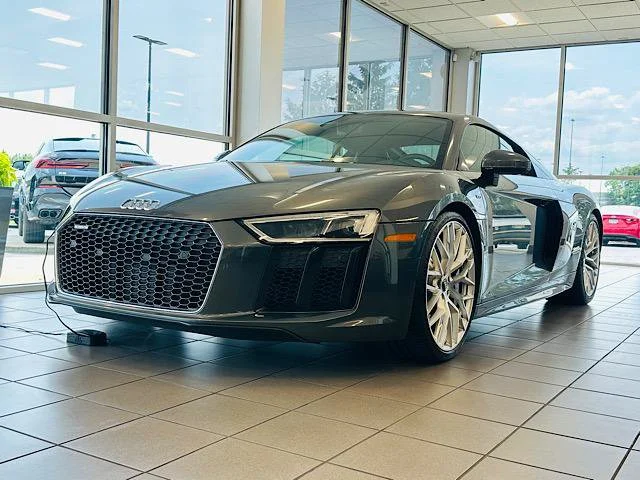 Used 2017 Daytona Gray Pearl Effect Audi V10 image 3