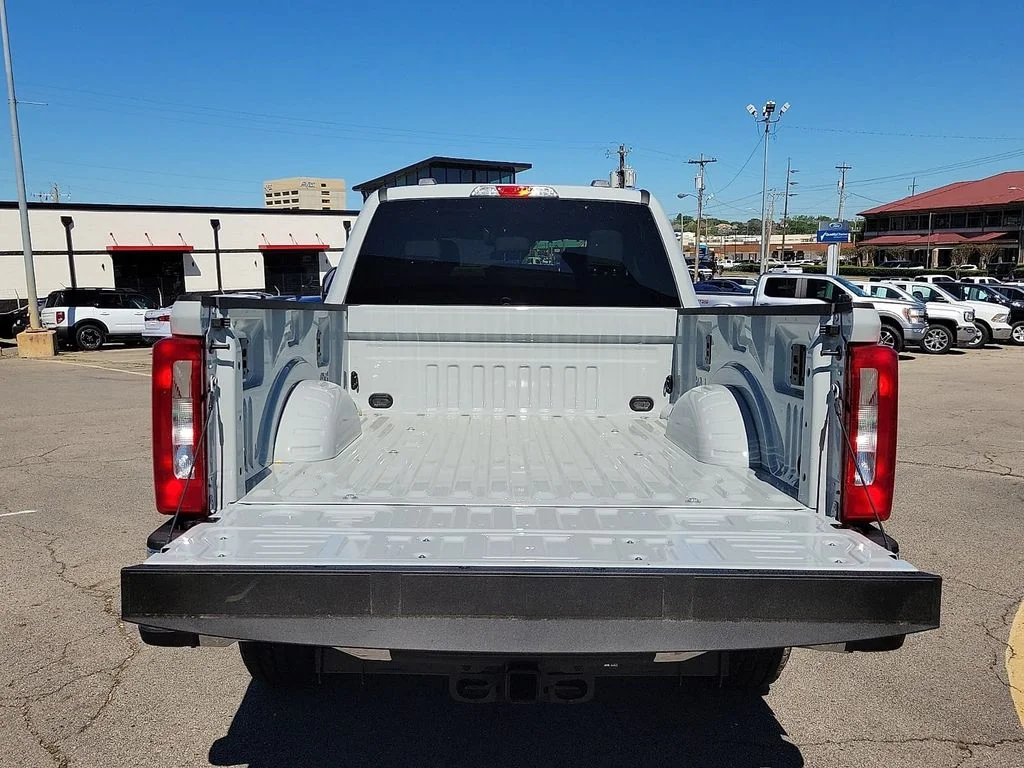 New 2026 Avalanche Ford F-250® XLT image 8
