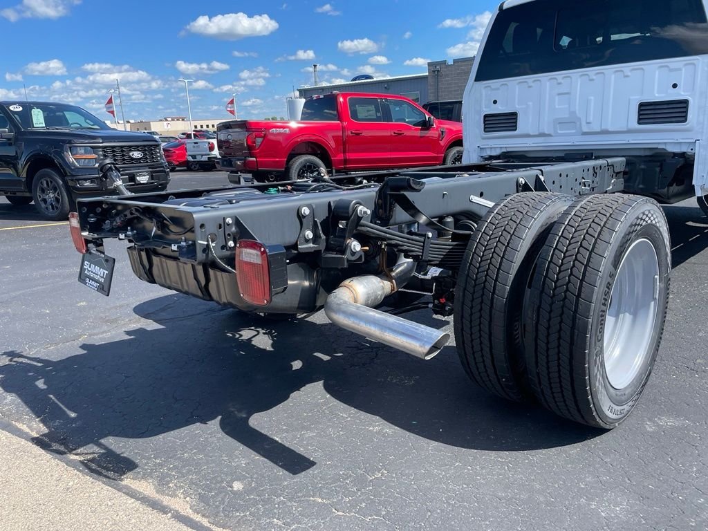 2026 Ford F-550 Super Duty Chassis Cab XL - Photo 29