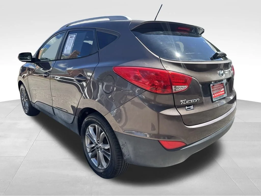 Used 2014 Brown Hyundai SE image 2