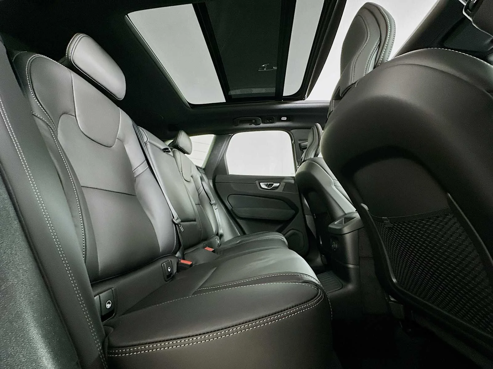 New 2026 Crystal White Volvo Ultra image 25