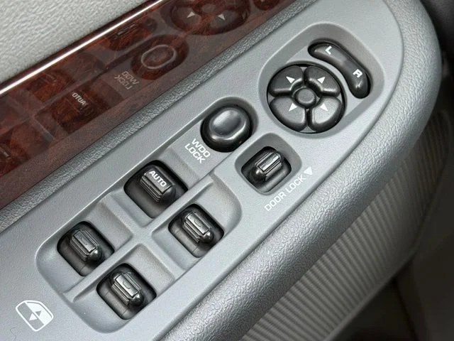 Used 2008 Red Dodge Laramie image 18