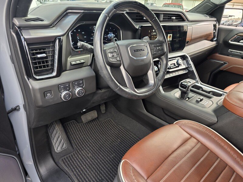Used 2025 Gray GMC 4WD CREW CAB 147" DENALI ULTIMATE image 12