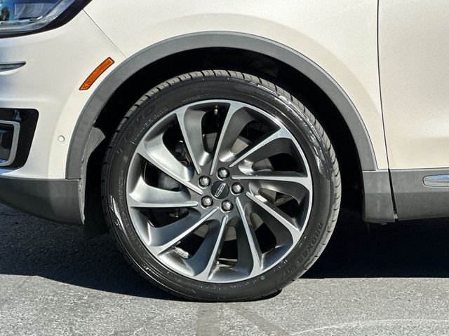 Used 2019 White Lincoln Reserve image 25