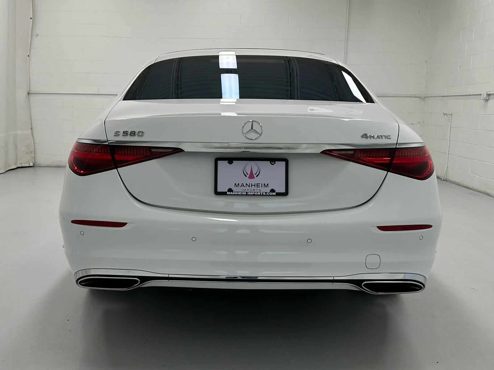 Used 2024 MANUFAKTUR Moonlight White Metallic Mercedes-Benz S 580 image 7