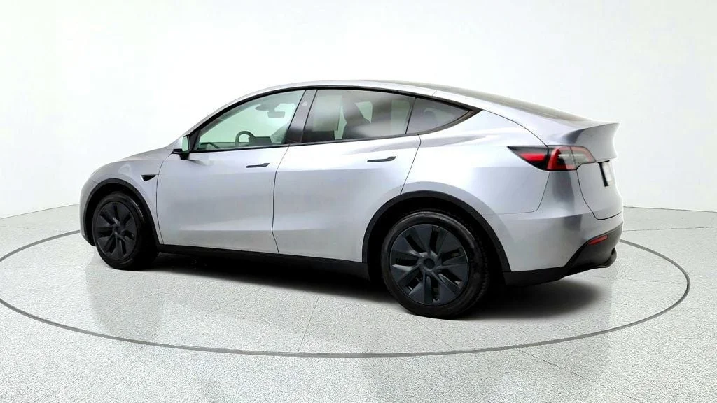 Used 2024 Quicksilver Tesla Long Range AWD image 7