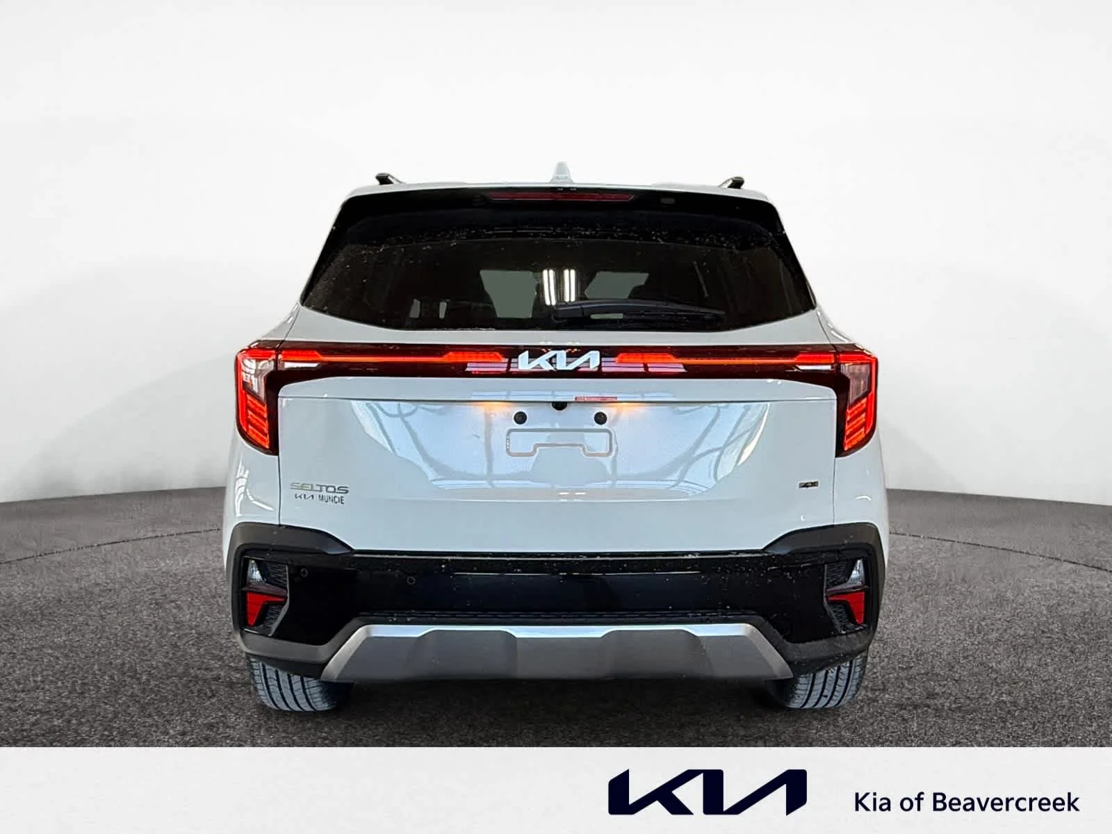 New 2026 Snow White Pearl Kia SX image 4