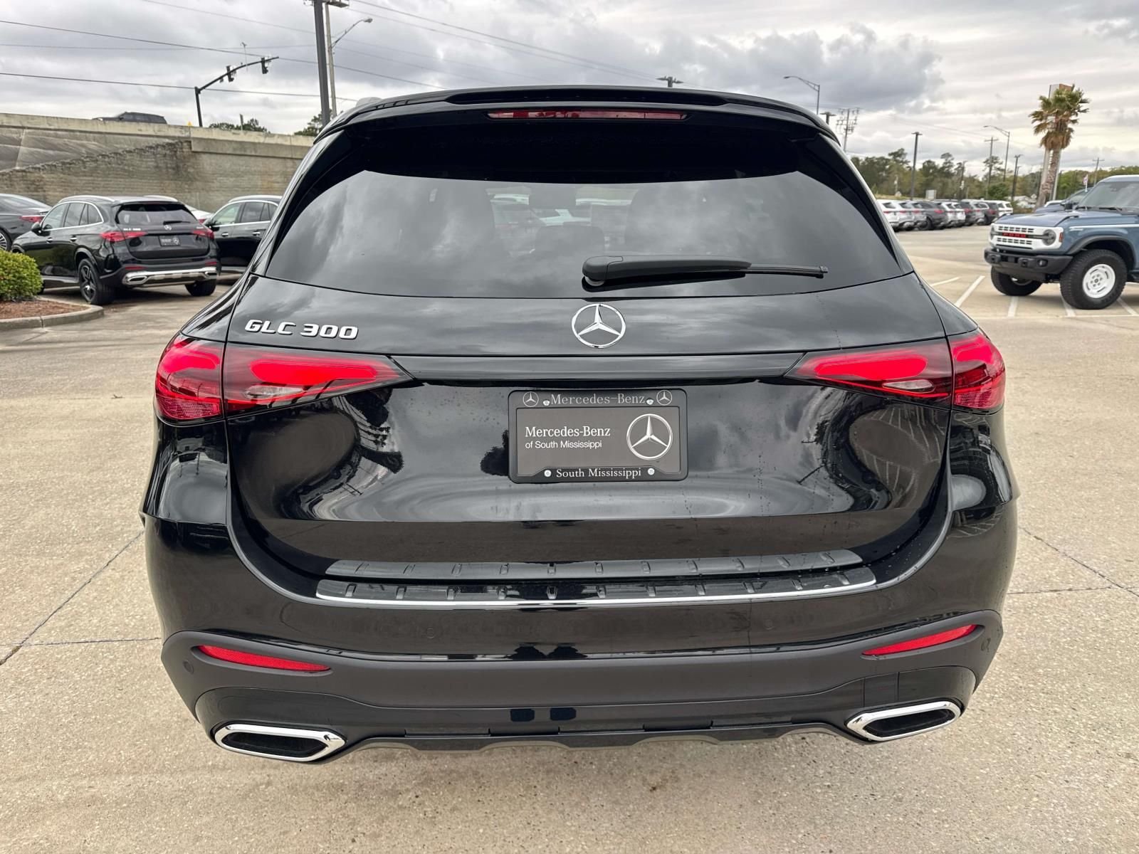 New 2026 Black Mercedes-Benz GLC 300 image 6