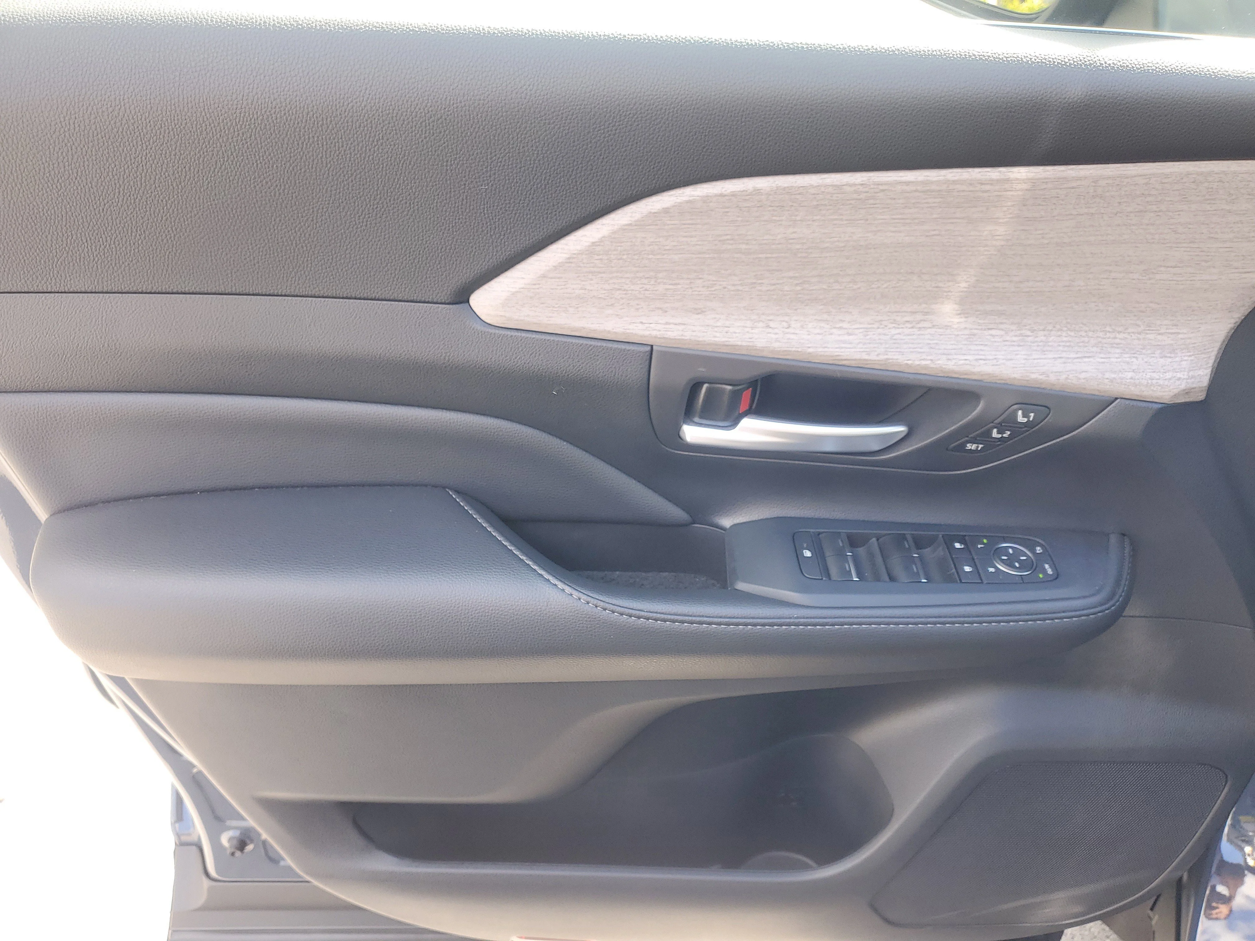 Used 2024 Cloud Toyota Platinum image 20