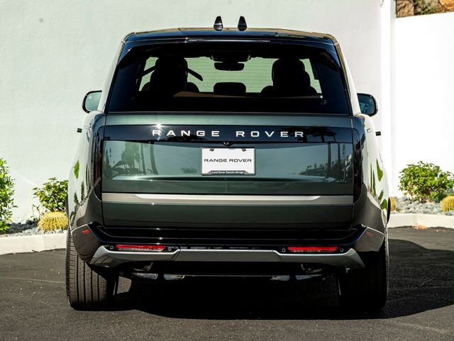 New 2026 Belgravia Green Land Rover SE image 8