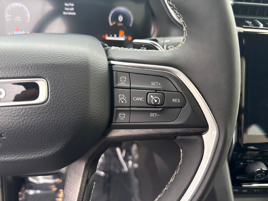 Used 2024 Gray Jeep Limited image 17