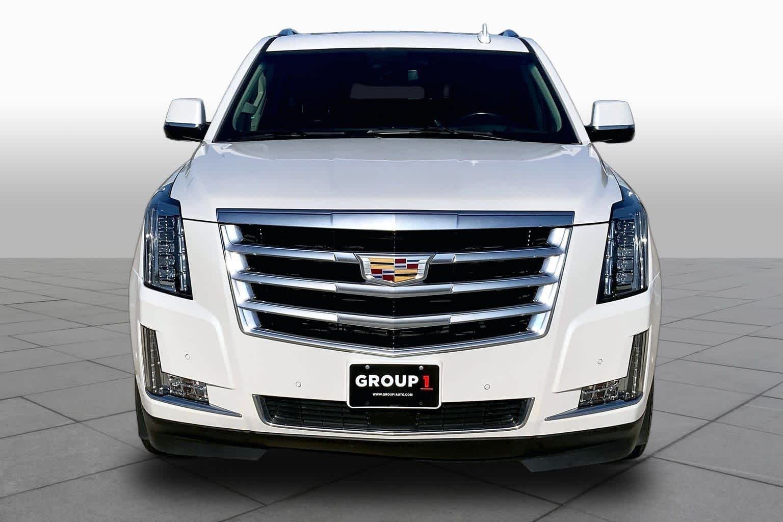 Used 2019 Crystal White Tricoat Cadillac Premium Luxury image 4