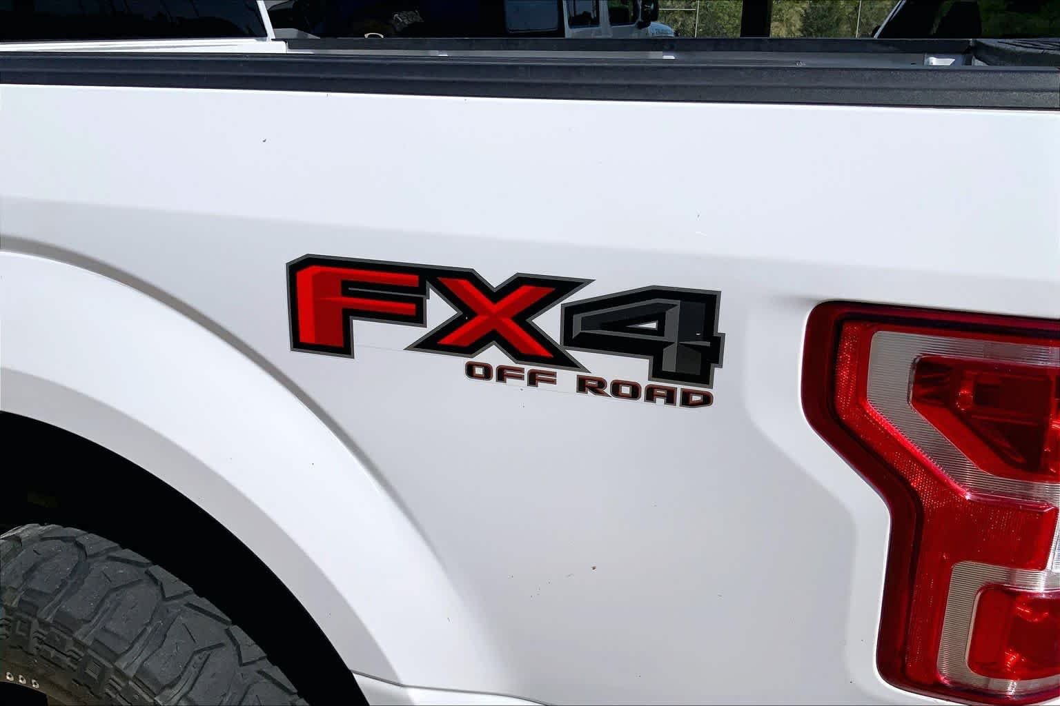Used 2020 Oxford White Ford XLT image 9