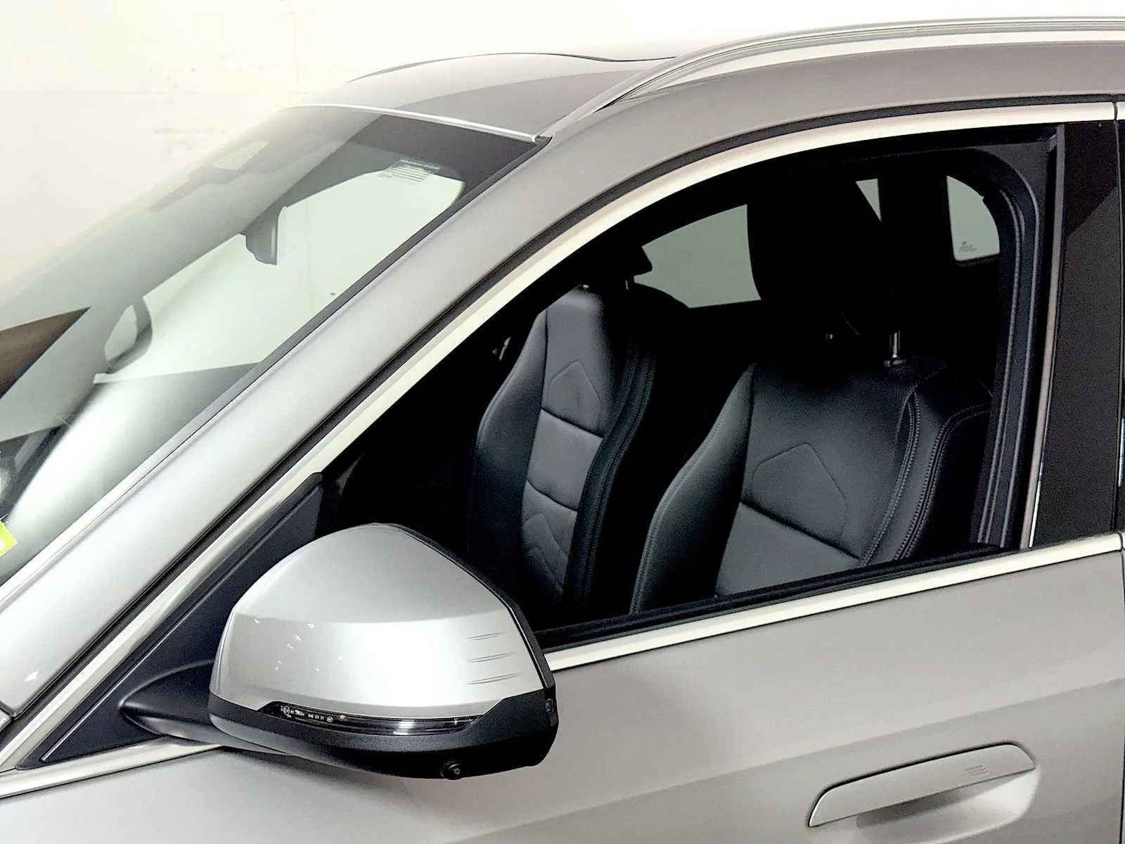 2026 BMW X1 28i - Photo 28