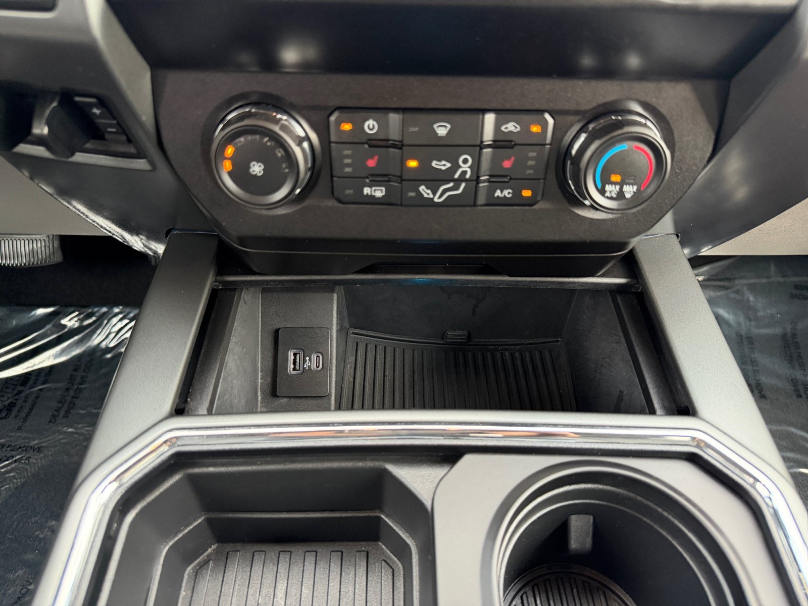 Certified Used 2022 Oxford White Ford XLT image 22