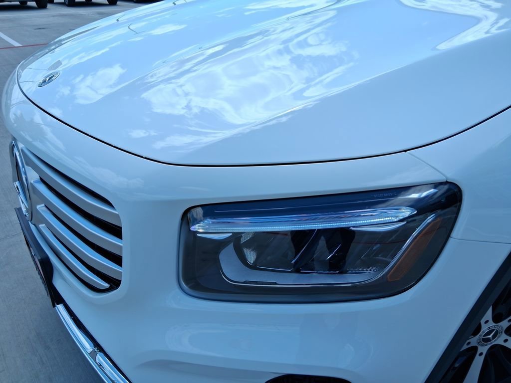 New 2026 Polar White Mercedes-Benz GLB 250 image 35