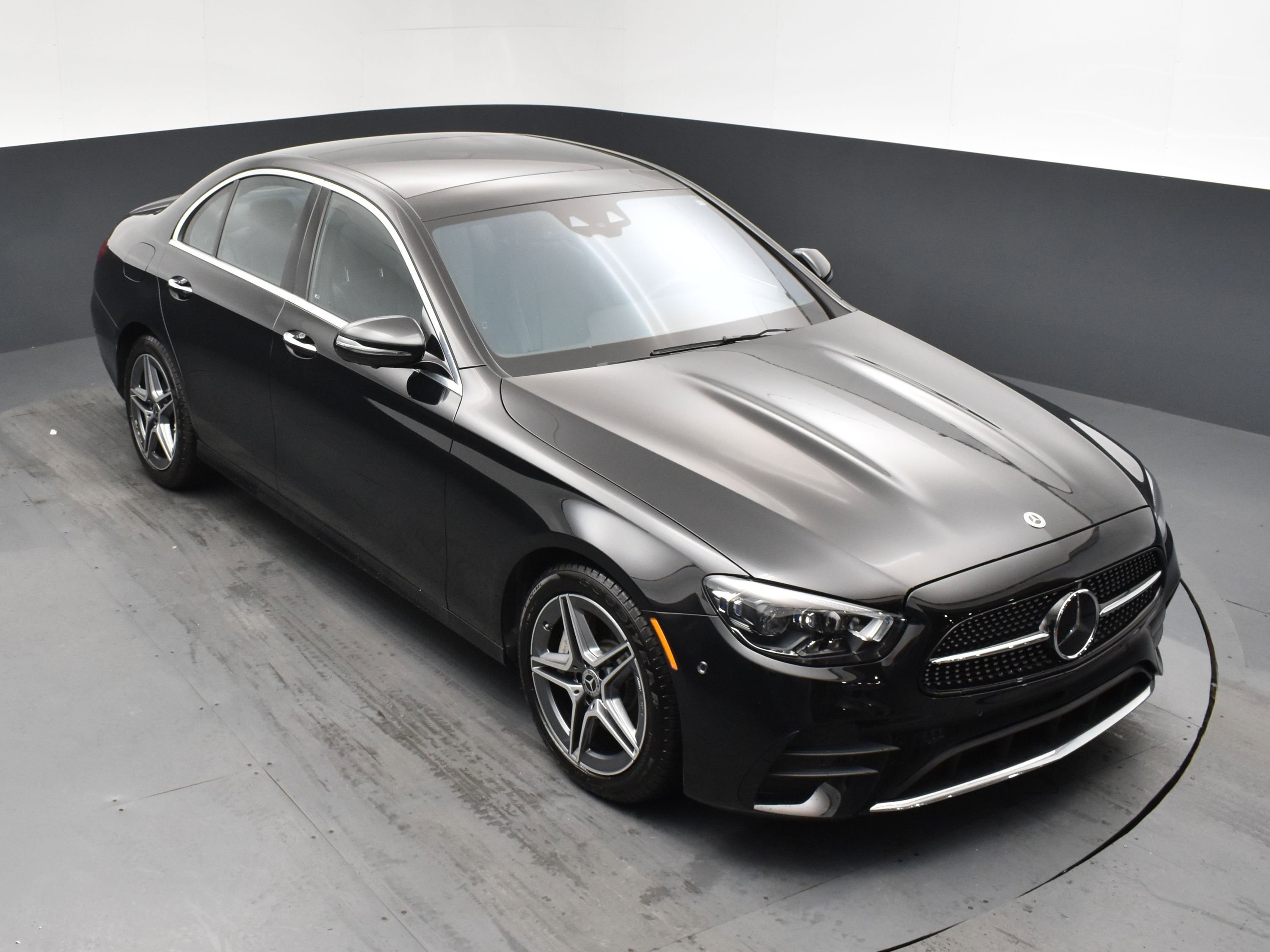 2022 Mercedes-Benz E-Class E350 - Photo 17