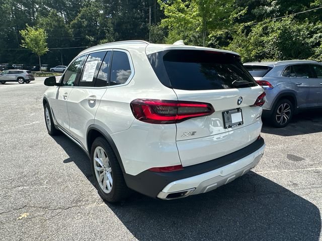 Used 2021 White BMW xDrive40i image 7