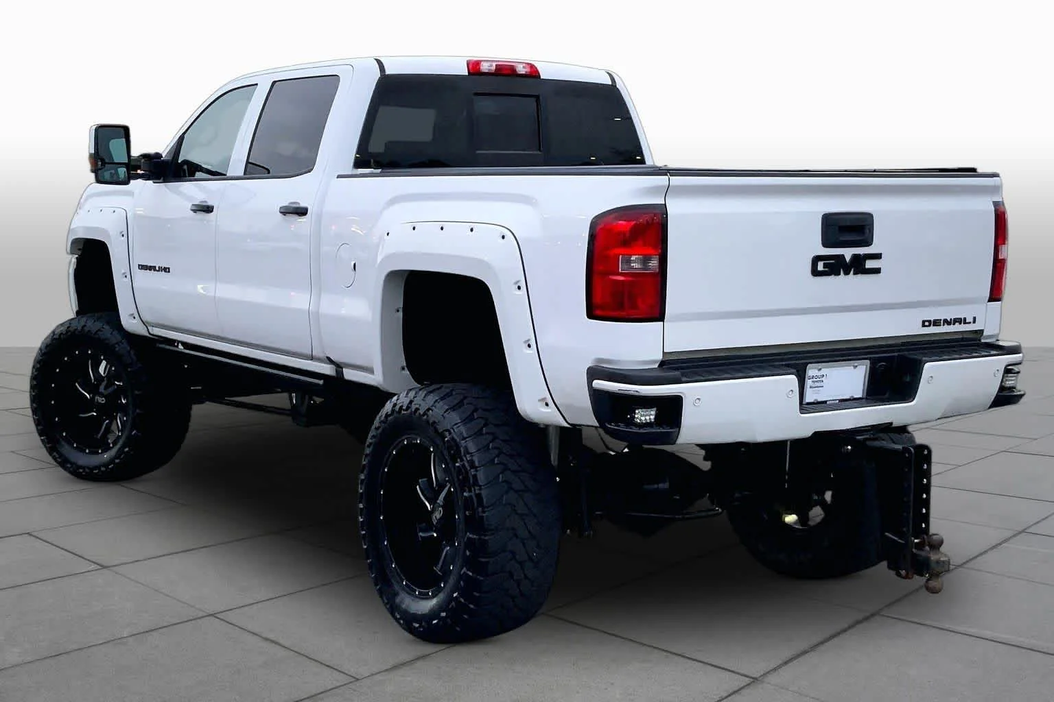 Used 2016 Summit White GMC Denali image 11