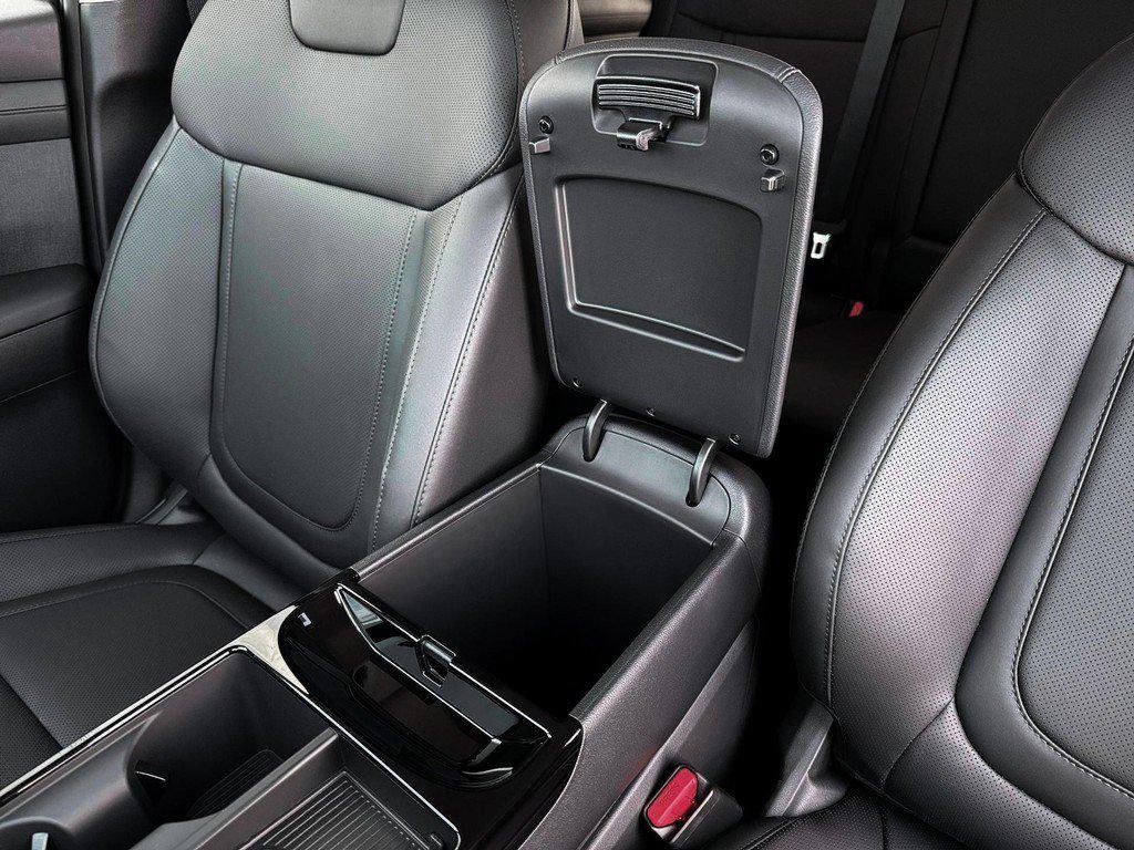 New 2026 White Hyundai SEL Convenience image 18