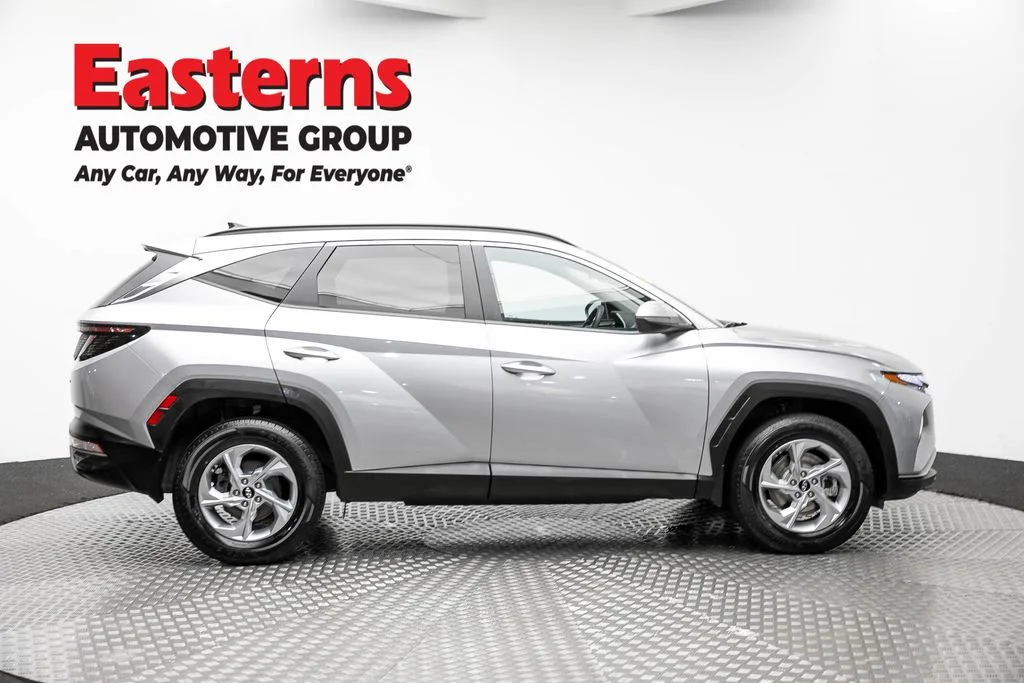 Used 2023 Silver Hyundai SEL image 4