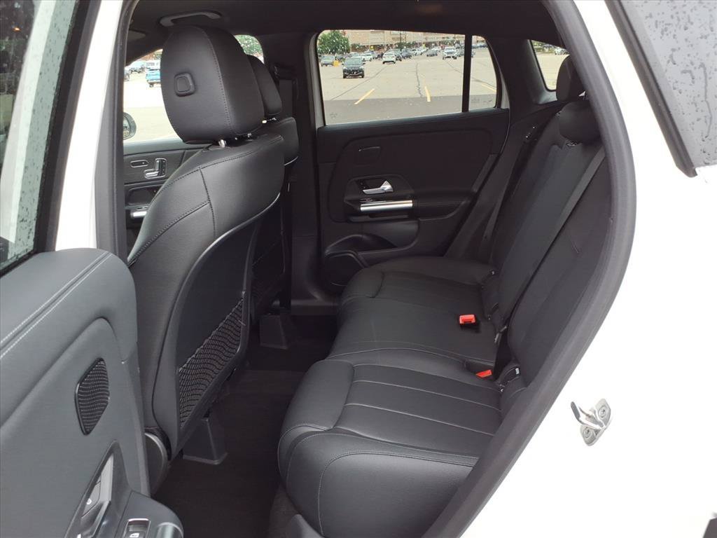 Certified Used 2026 Polar White Mercedes-Benz GLA 250 image 11