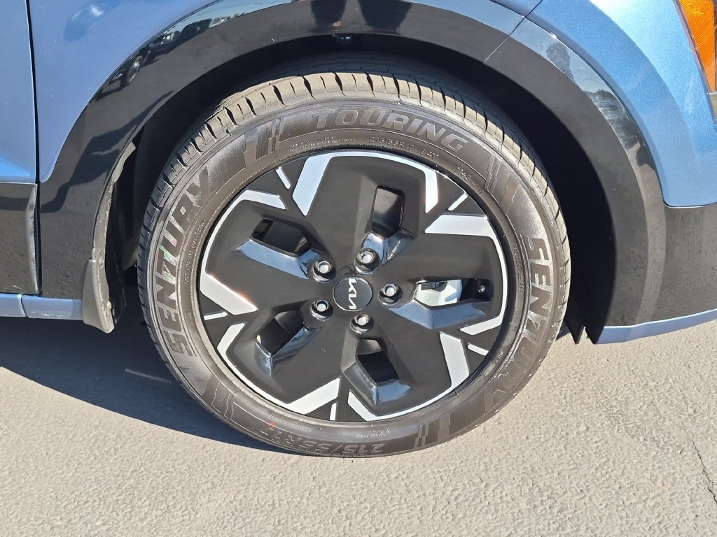 Used 2023 Blue Kia Wind image 30