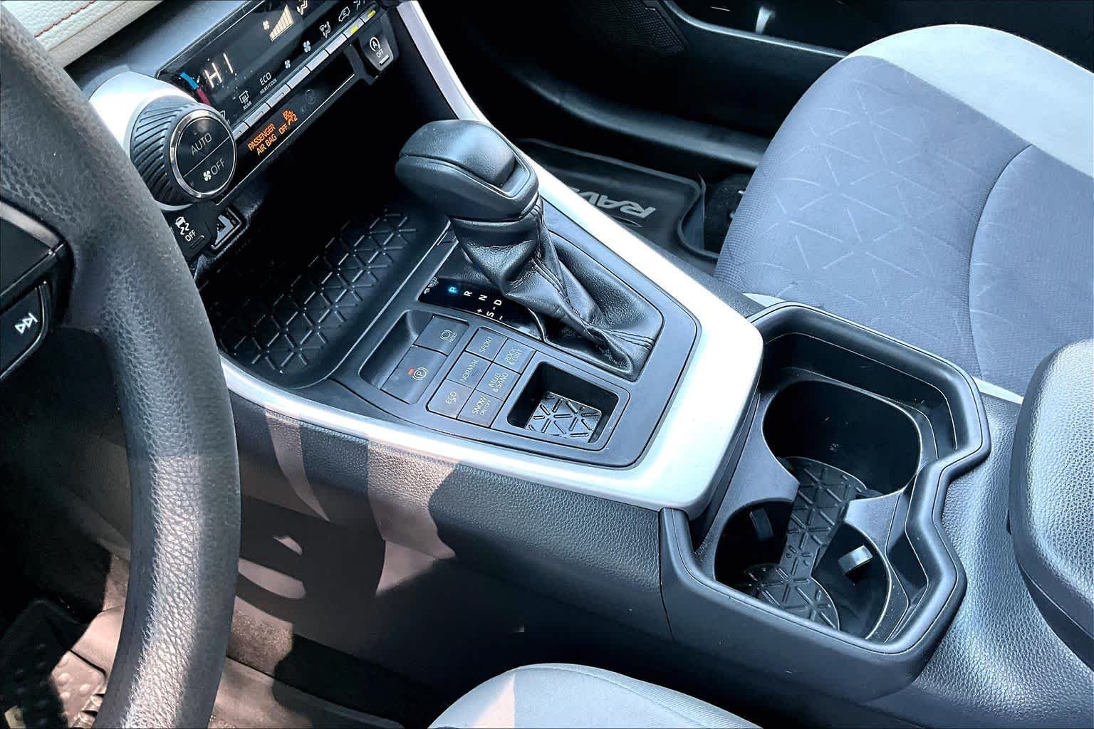 Used 2020 Silver Sky Metallic Toyota XLE image 17