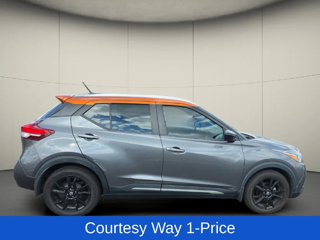Used 2020 Gray Nissan SR image 11