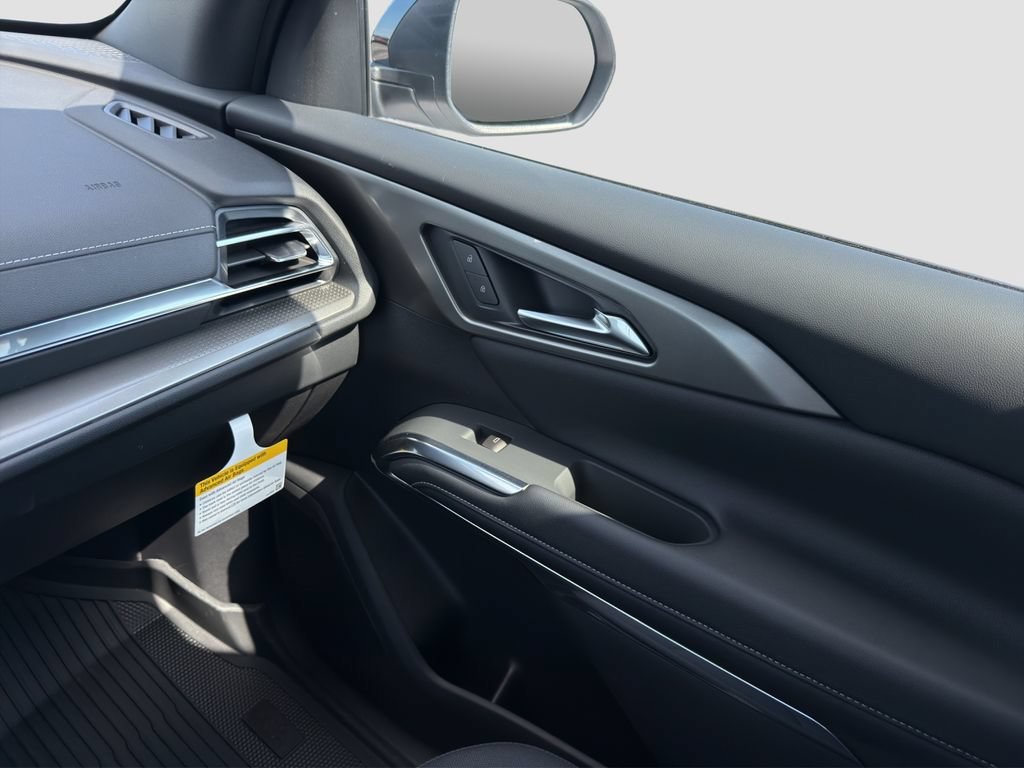 New 2026 Summit White Chevrolet LT image 26