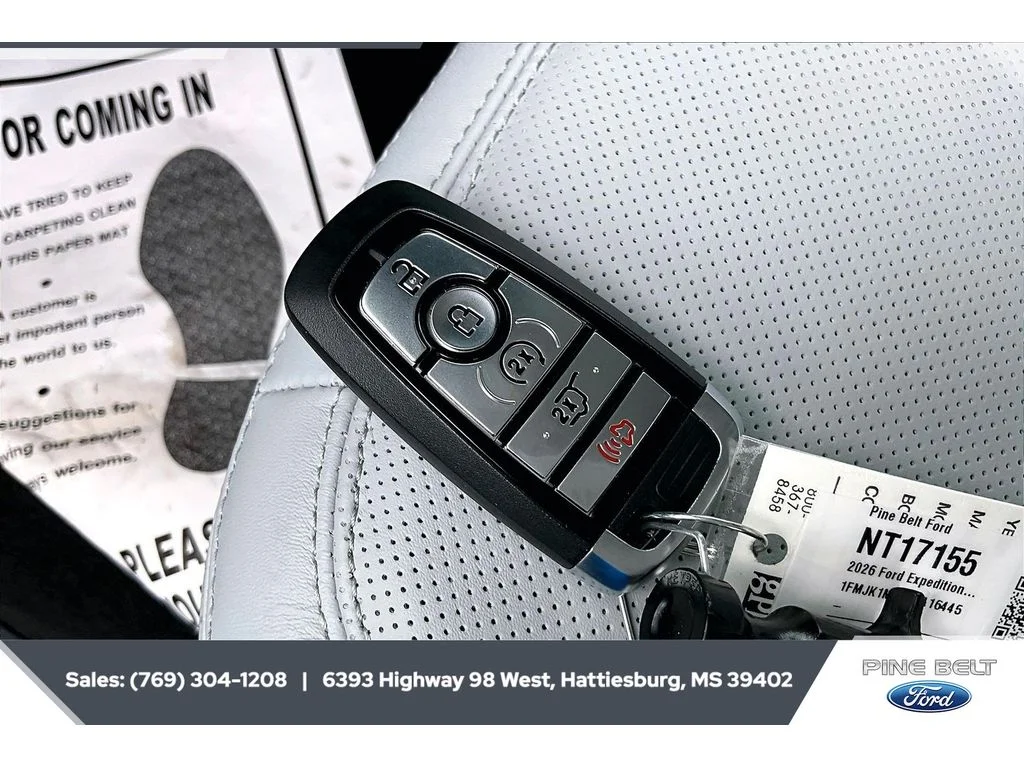 New 2026 Star White Metallic Tri-Coat Ford MAX Platinum® image 9