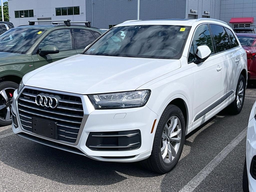Used 2019 White Audi 45 SE Premium image 3