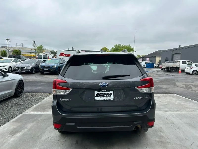 Used 2022 Gray Subaru Premium Sport Utility 4D image 25