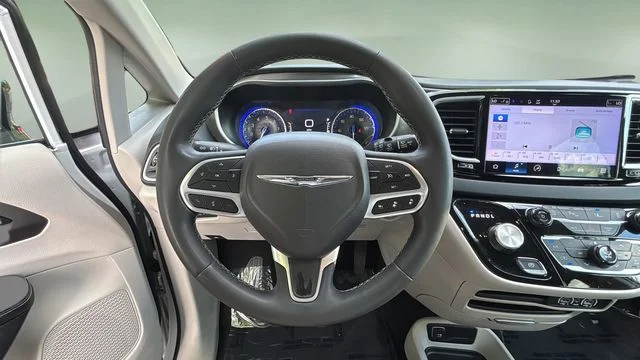 Used 2024 White Chrysler Touring L image 12