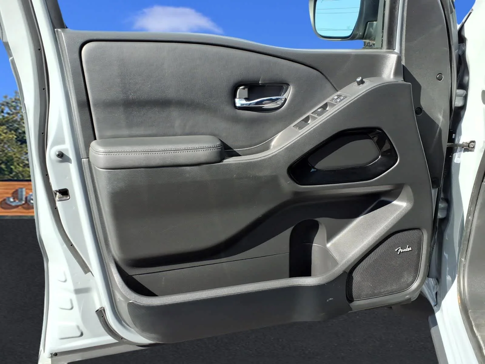 Used 2022 Boulder Grey Pearl Nissan PRO-4X image 11