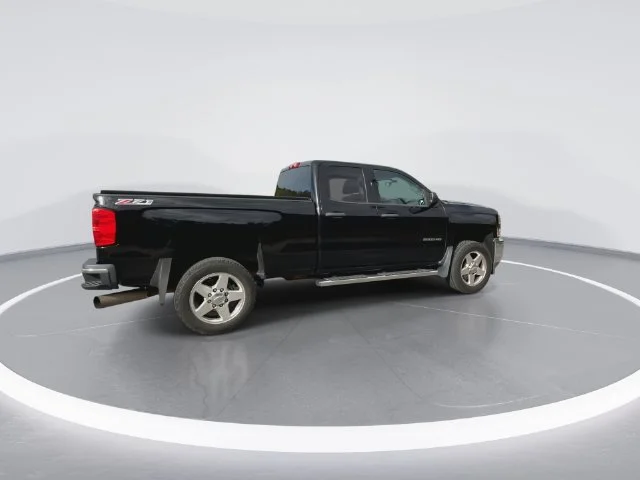 Used 2015 Black Chevrolet LT image 12