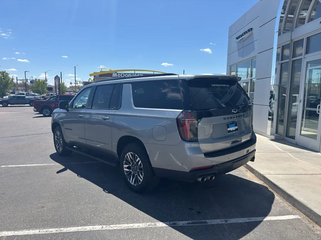 Used 2025 Gray Chevrolet Z71 image 3