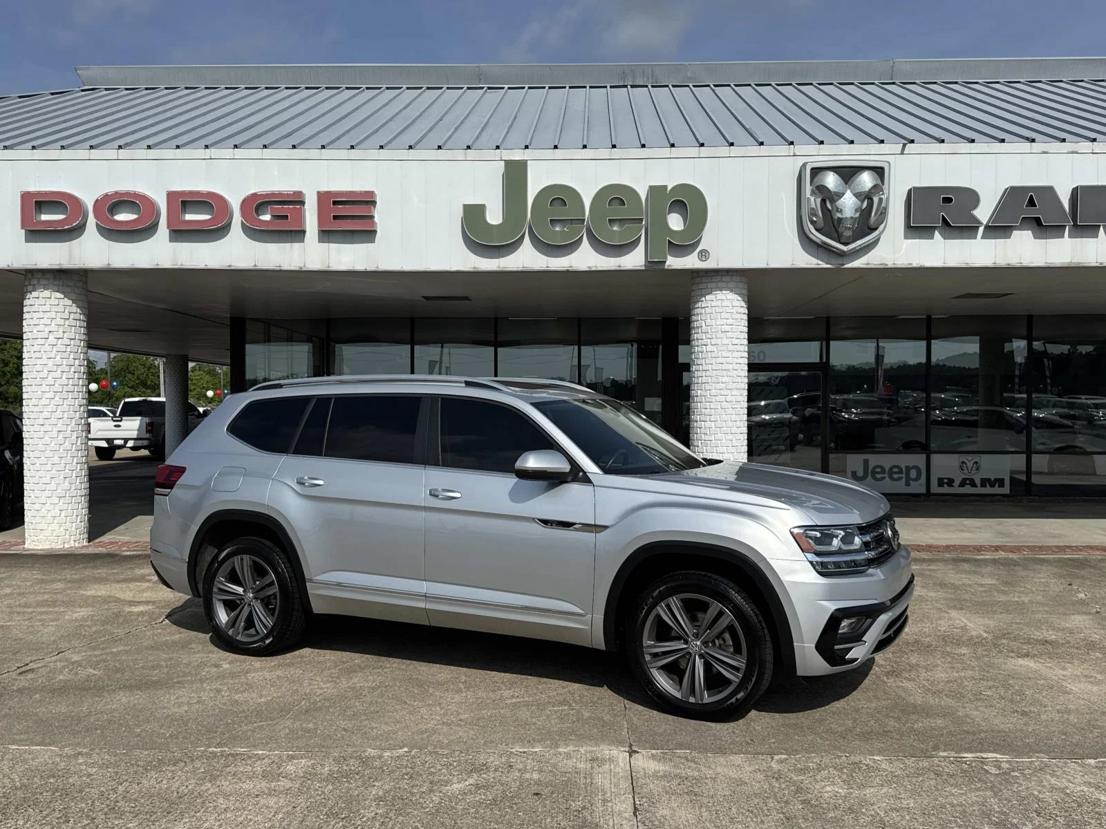 2019 Volkswagen Atlas 3.6L V6 SEL R-Line Tiptronic 4MOTION's photo