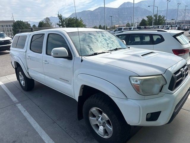 Used 2013 Super White Toyota Base image 4