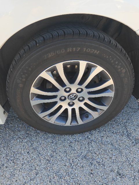 2019 Toyota Sienna XLE - Photo 7