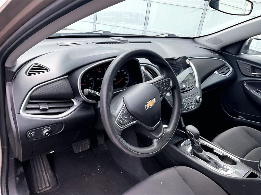 Used 2023 Mineral Gray Metallic Chevrolet  image 8