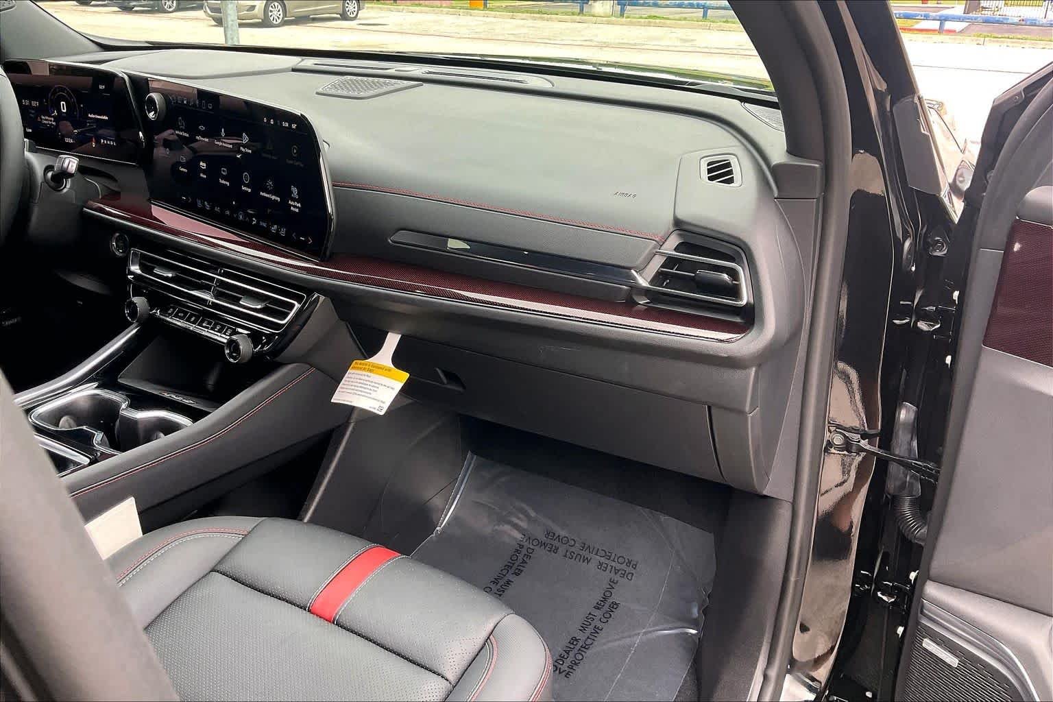 Used 2025 Mosaic Black Metallic Chevrolet FWD RS image 18