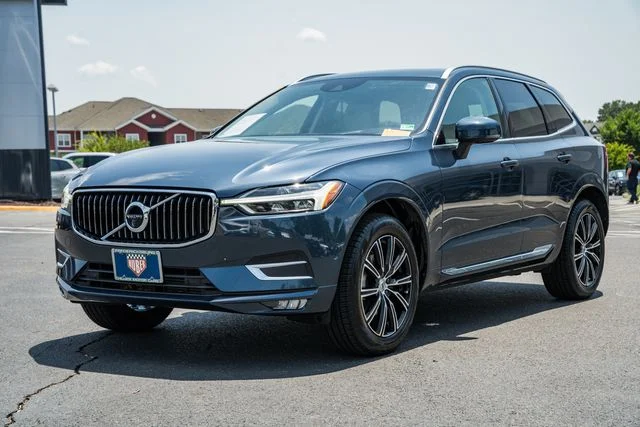 Used 2019 Denim Blue Volvo T5 Inscription image 3