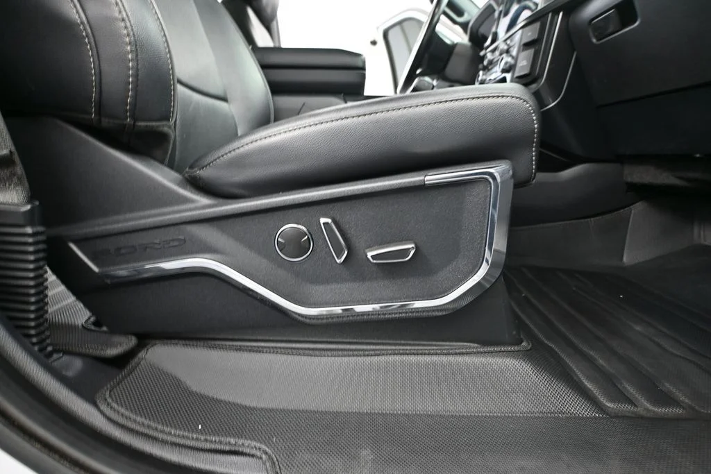 Used 2022 White Ford Lariat image 46