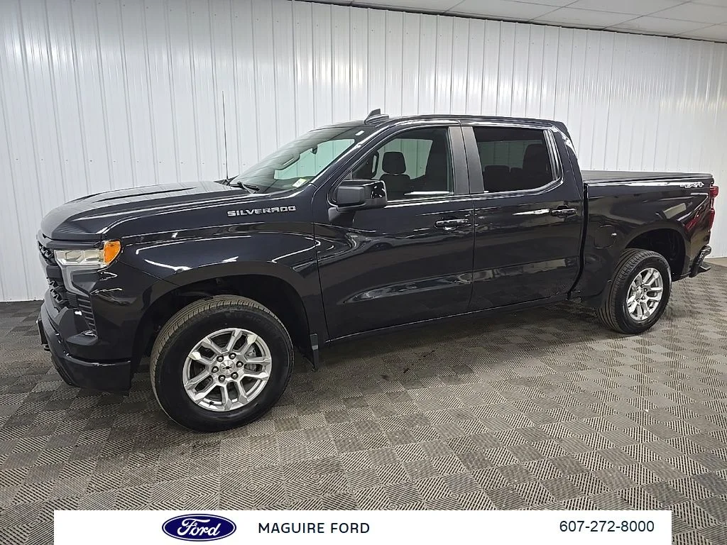 Used 2023 Gray Chevrolet RST image 7