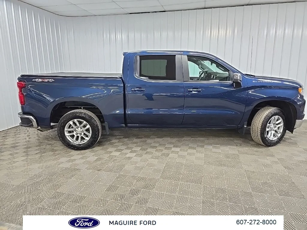 Used 2023 Blue Chevrolet LT image 2
