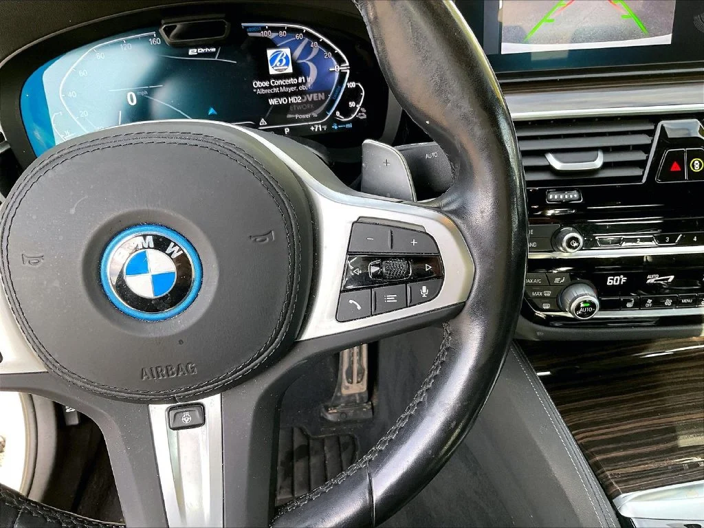 Used 2023 White BMW 530e iPerformance image 24